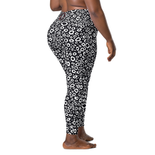 Load image into Gallery viewer, Spotted Eagle Ray Pocket Leggings (XS - 6X)