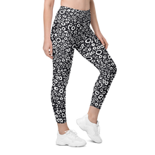 Load image into Gallery viewer, Sustainable leggings for scuba diving and yoga