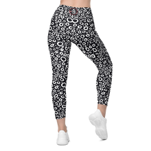 Load image into Gallery viewer, High-waisted ocean-themed leggings with pockets