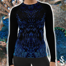 Load image into Gallery viewer, Giant Clam Women's Scuba Rash Guard