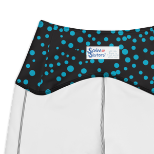 Waistband detail of Beautiful Bioluminescence Pocket Leggings