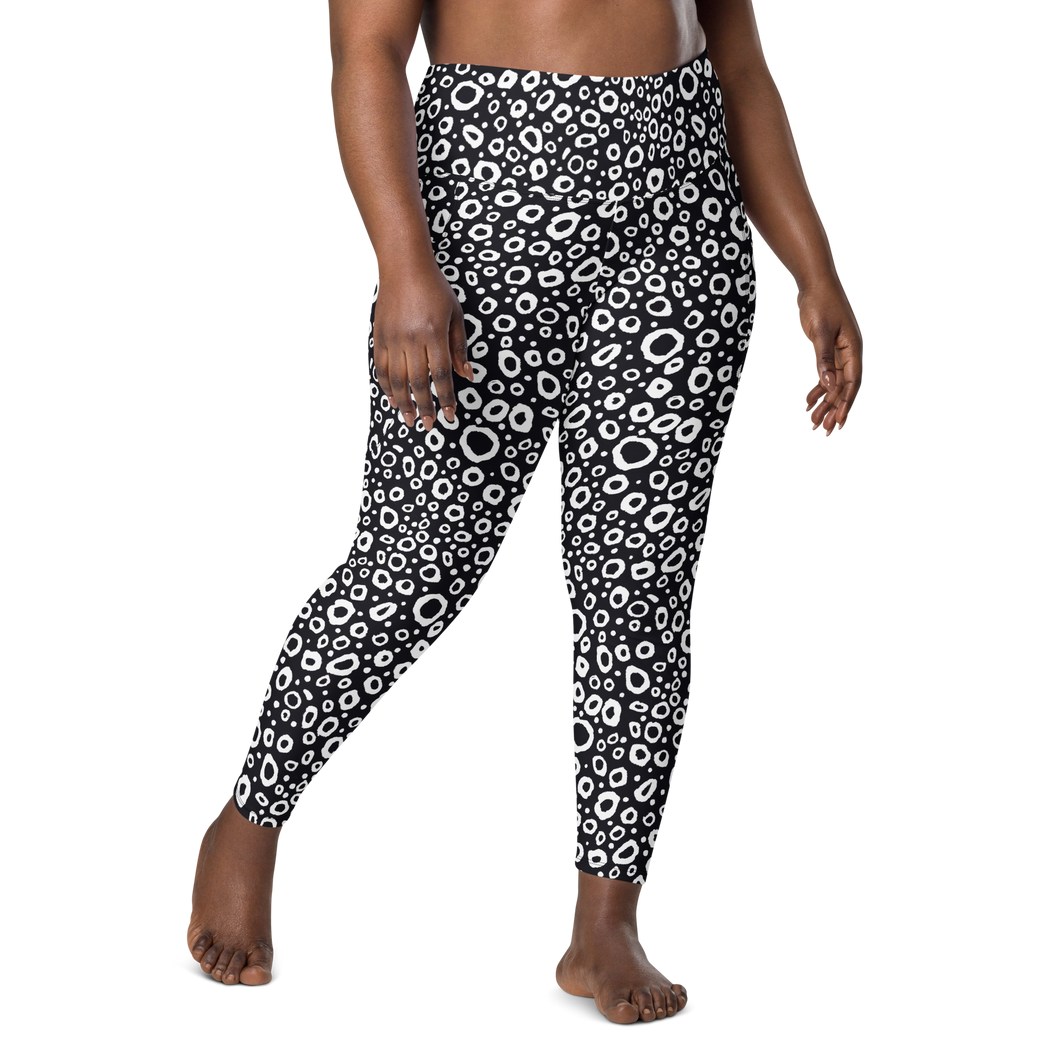 Plus-size Spotted Eagle Ray leggings with UPF 50+ protection